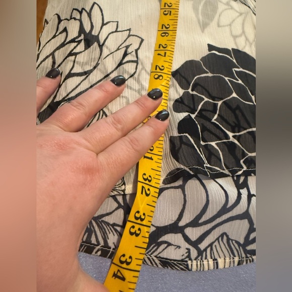 New York & Company Black and White Floral Swim Coverup - Picture 4 of 6